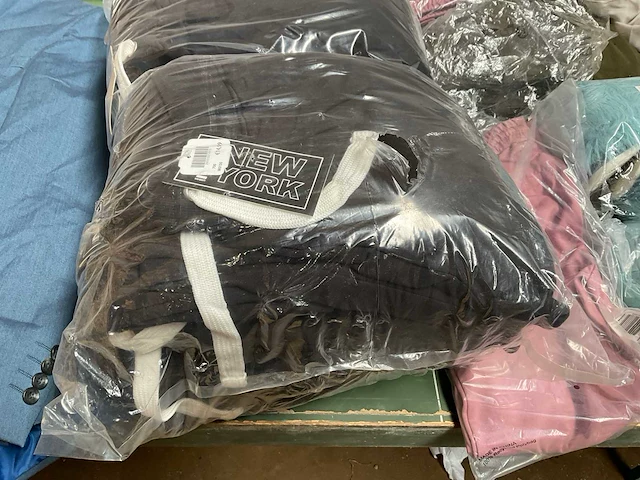 Partij kleding (100x) - afbeelding 8 van  15