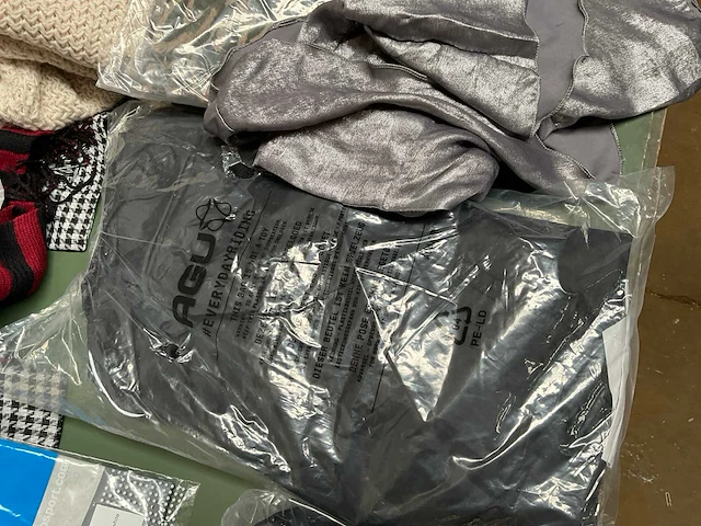 Partij kleding (100x) - afbeelding 15 van  15