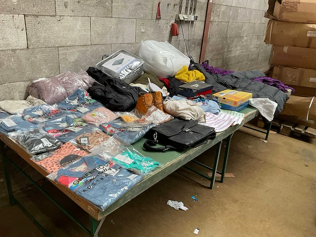 Partij kleding (120x) - afbeelding 1 van  21