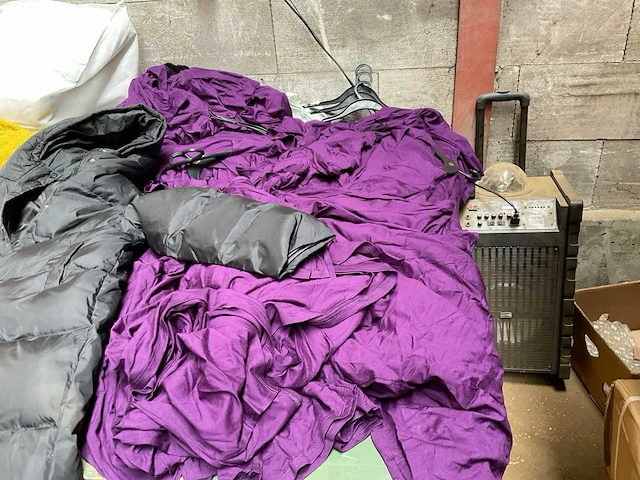 Partij kleding (120x) - afbeelding 13 van  21