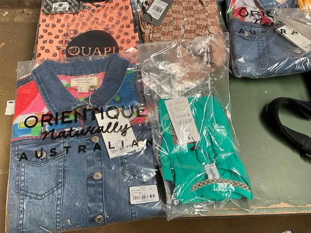 Partij kleding (120x) - afbeelding 15 van  21