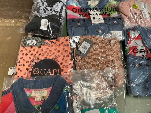 Partij kleding (120x) - afbeelding 16 van  21