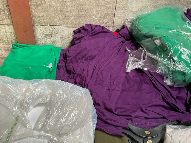 Partij kleding (145x) - afbeelding 9 van  20
