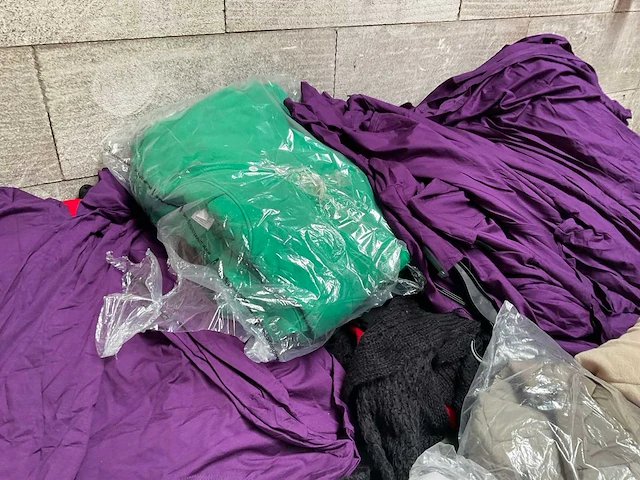 Partij kleding (145x) - afbeelding 10 van  20