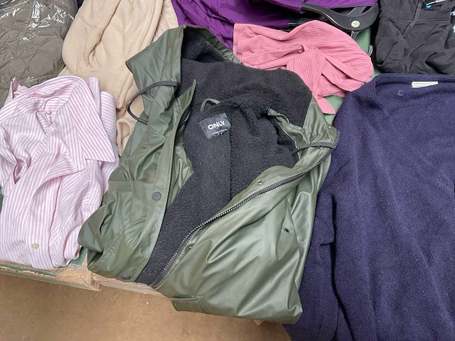 Partij kleding (145x) - afbeelding 17 van  20