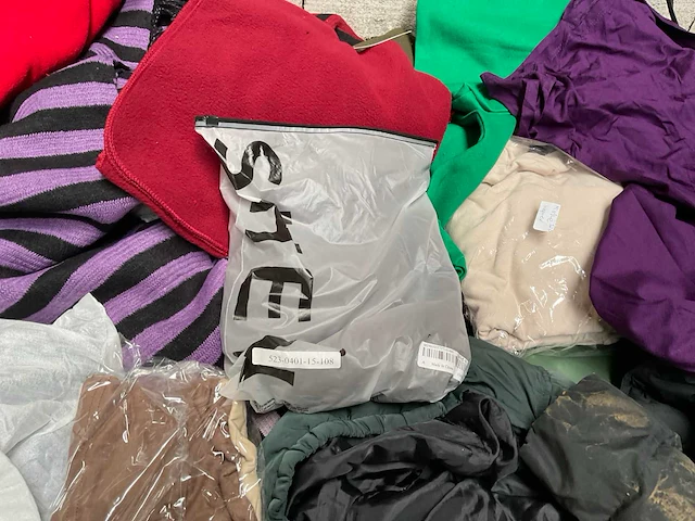 Partij kleding (150x) - afbeelding 4 van  19