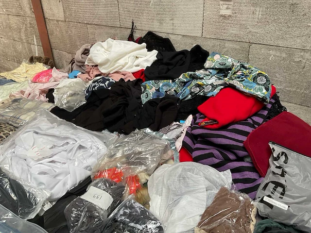 Partij kleding (150x) - afbeelding 10 van  19