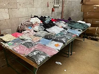 Partij kleding (150x) - afbeelding 1 van  19