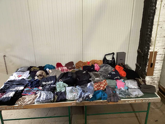 Partij kleding (50x) - afbeelding 1 van  17