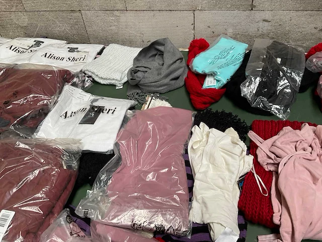 Partij kleding (80x) - afbeelding 4 van  17