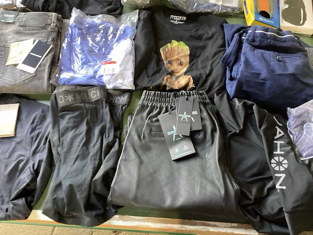 Partij kleding (ca. 100 st.) - afbeelding 5 van  23