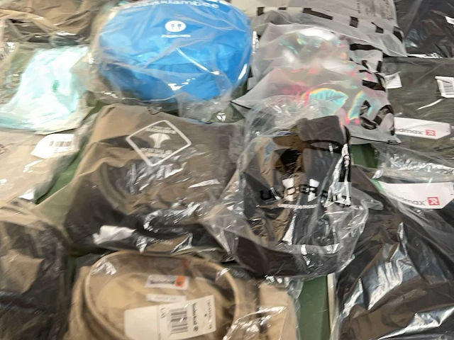 Partij kleding (ca. 1000 st.) - afbeelding 2 van  22