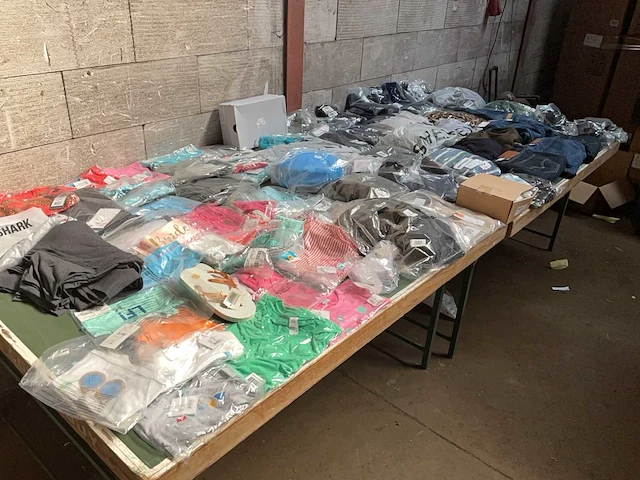 Partij kleding (ca. 1000 st.) - afbeelding 5 van  22