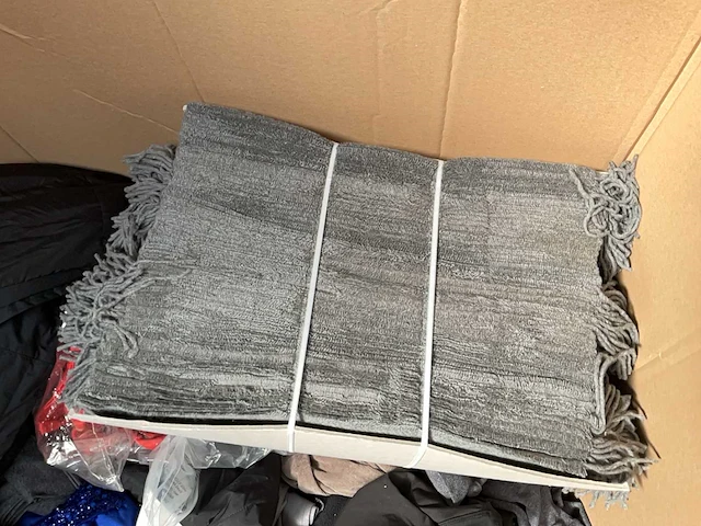 Partij kleding (ca. 1000 st.) - afbeelding 8 van  22