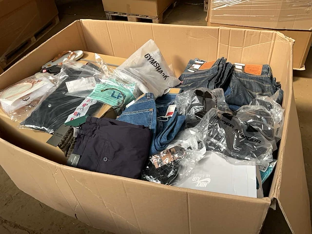 Partij kleding (ca. 1000 st.) - afbeelding 10 van  22