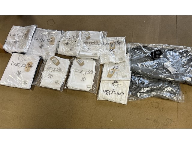 Partij kleding, lower east, berydale - afbeelding 1 van  7