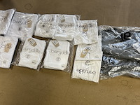 Partij kleding, lower east, berydale - afbeelding 1 van  7