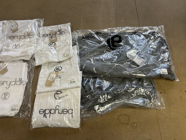 Partij kleding, lower east, berydale - afbeelding 2 van  7