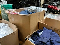 Partij kleding - afbeelding 8 van  8