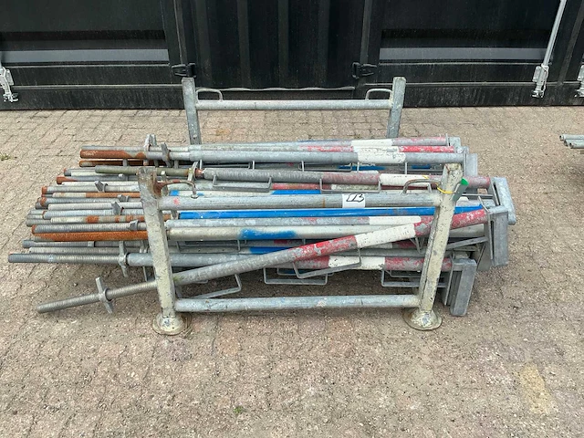 Partij klembalusters / klemleuninghouders - afbeelding 1 van  7