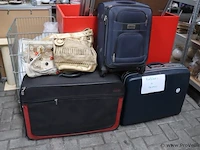 Partij koffers & tassen, diverse soorten en maten - afbeelding 1 van  5