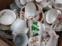 Partij kop en schotels w.o. royal albert - afbeelding 3 van  5