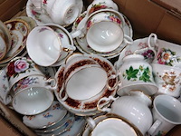 Partij kop en schotels w.o. royal albert - afbeelding 5 van  5