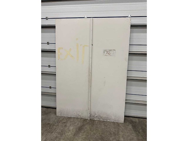 Partij kozijnen en deuren - afbeelding 1 van  16