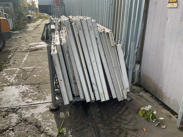 Partij kozijnen - afbeelding 2 van  6