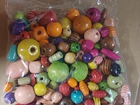 Partij kraaltjes voor oa armbenden en kettingen 20 zakjes a 100 stuks - afbeelding 1 van  7