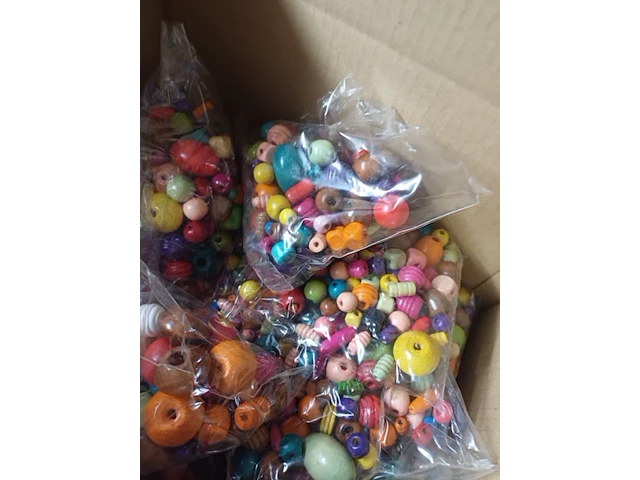 Partij kraaltjes voor oa armbenden en kettingen 20 zakjes a 100 stuks - afbeelding 4 van  7