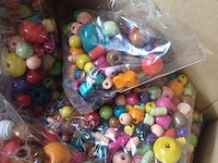 Partij kraaltjes voor oa armbenden en kettingen 20 zakjes a 100 stuks - afbeelding 7 van  7