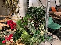 Partij kunstbloemen met diverse vazen (435x) - afbeelding 3 van  7