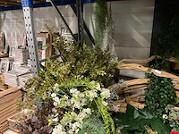 Partij kunstbloemen met diverse vazen (435x) - afbeelding 5 van  7