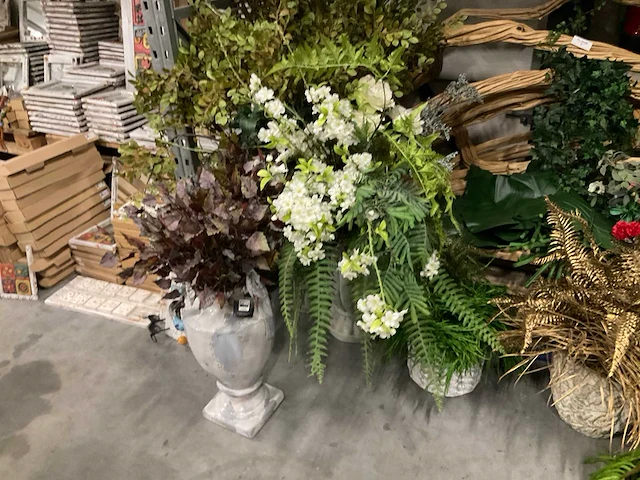 Partij kunstbloemen met diverse vazen (435x) - afbeelding 6 van  7