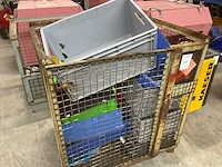 Partij kunststof bakken - afbeelding 1 van  3
