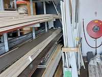 Partij kunststof en mdf profielen - afbeelding 8 van  21