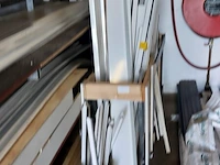 Partij kunststof en mdf profielen - afbeelding 9 van  21