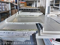 Partij kunststof en mdf profielen - afbeelding 19 van  21