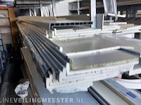 Partij kunststof en mdf profielen - afbeelding 20 van  21