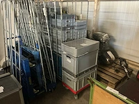 Partij kunststof kratten - afbeelding 1 van  5