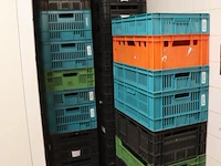 Partij kunststof kratten - afbeelding 1 van  5