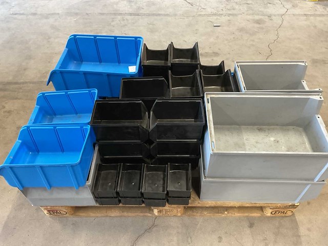 Partij kunststof magazijnbakken - afbeelding 2 van  3