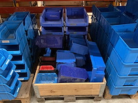 Partij kunststof magazijnbakken - afbeelding 4 van  5