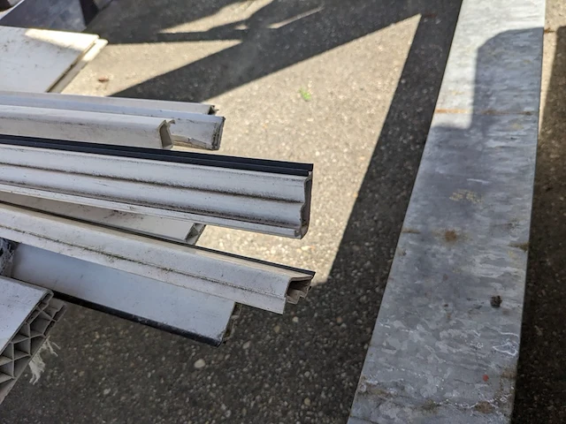 Partij kunststof materialen - afbeelding 9 van  12