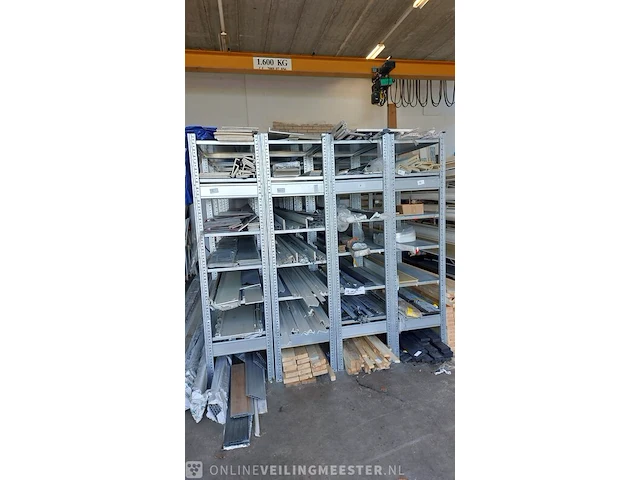 Partij kunststof profielen - afbeelding 1 van  25