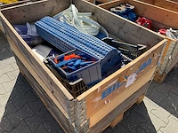 Partij kunststof transportband delen - afbeelding 1 van  2