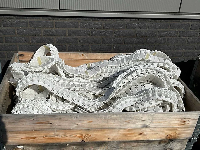 Partij kunststof transportbandketting - afbeelding 2 van  4