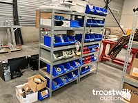 Partij kunststofbewerking onderdelen en voorraad - afbeelding 1 van  5