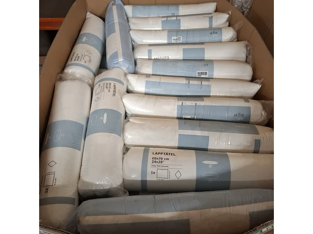 Partij kussens, hoeslakens en dekbedovertrekken, o.a. ikea - afbeelding 2 van  8